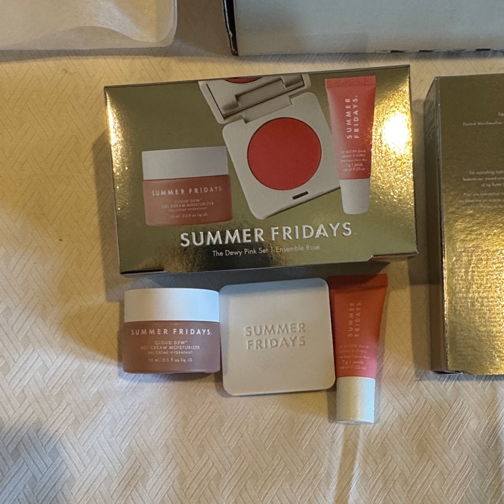 Limited Edition Summer Fridays Holiday PR Mailer - Picture 4 of 6